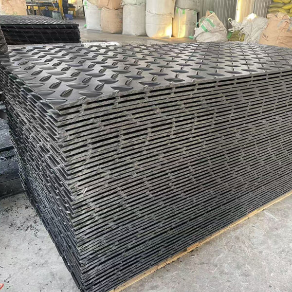 Komposit-Bodenschutzmatten Komposit-Bodenschutzmatten