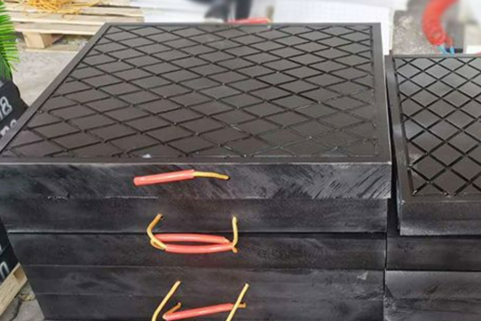 Подкладки для крановых аутригеров