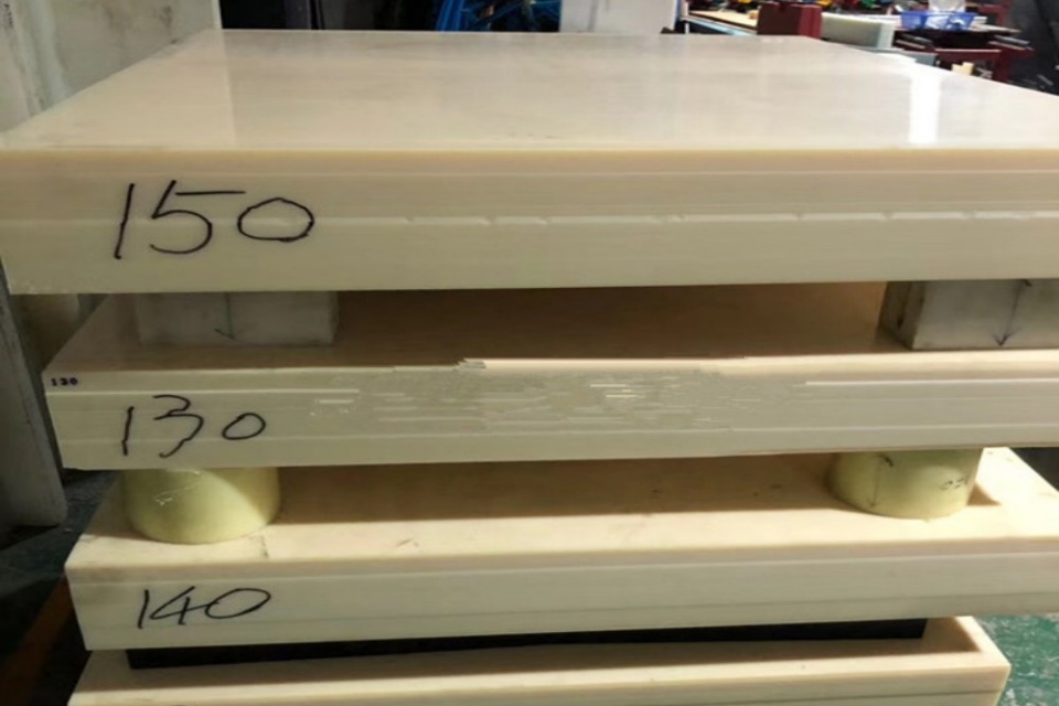 صفائح البولي إيثيلين عالي الكثافة